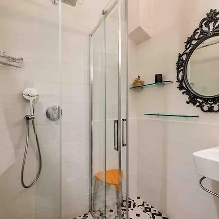Interno Tre