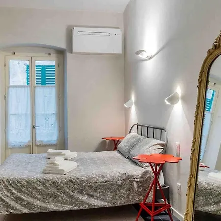 Interno Tre * Finale Ligure