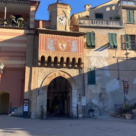 Interno Tre Finale Ligure
